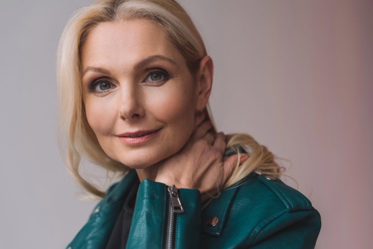 12 Financial Products Retired Women Should Avoid