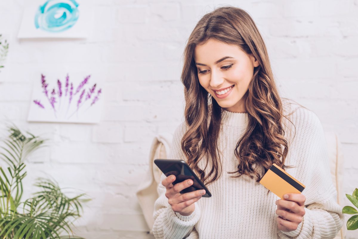how to save money as a college student