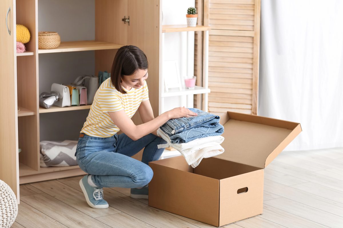 how to save money as a college student